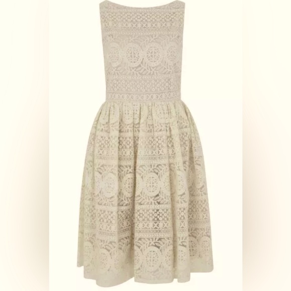 Alice + Olivia Dresses & Skirts - Alice Olivia Giola floral lace embroidery fit-and-flare dress Cream size 8